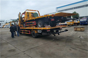 新民同城汽车补胎